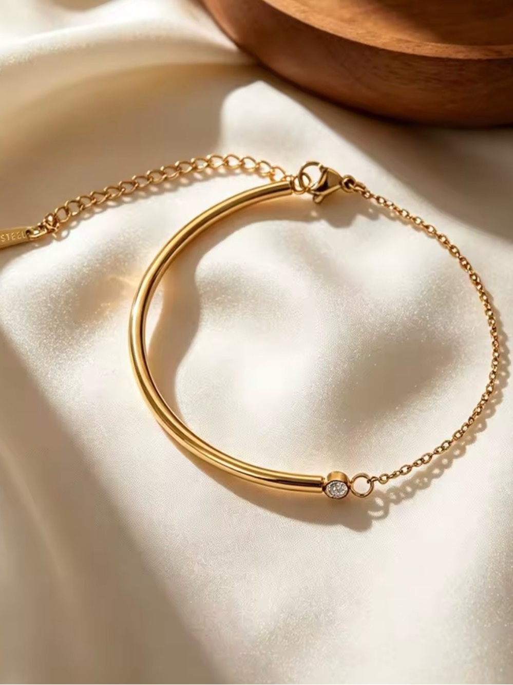18k Gold Plated Stainless Steel Crescent Bar/Chain Link Cubic Zirconia Bracelet!
